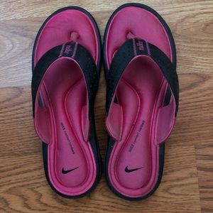 Nike flip flops